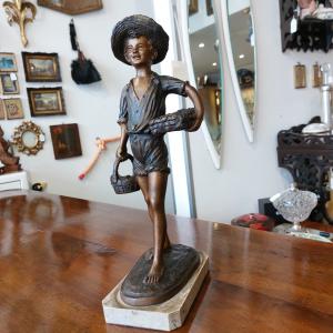 Il pescivendolo scultura in bronzo